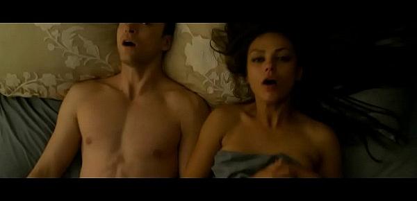  Friends With Benefits - Mila Kunis